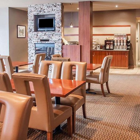 Quality Inn & Suites Виннипег Экстерьер фото