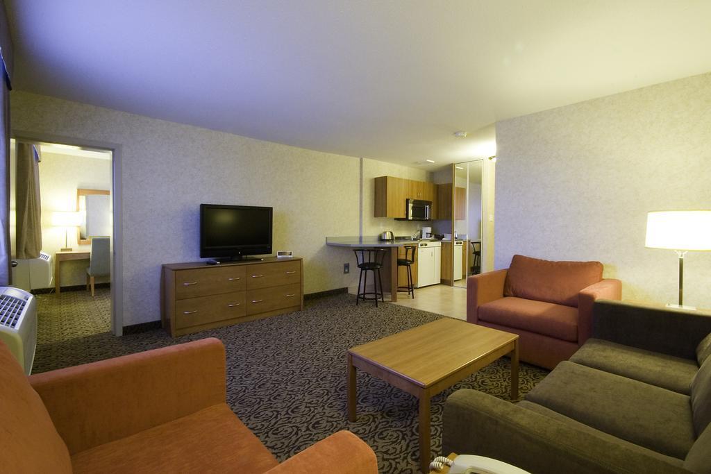 Quality Inn & Suites Виннипег Экстерьер фото