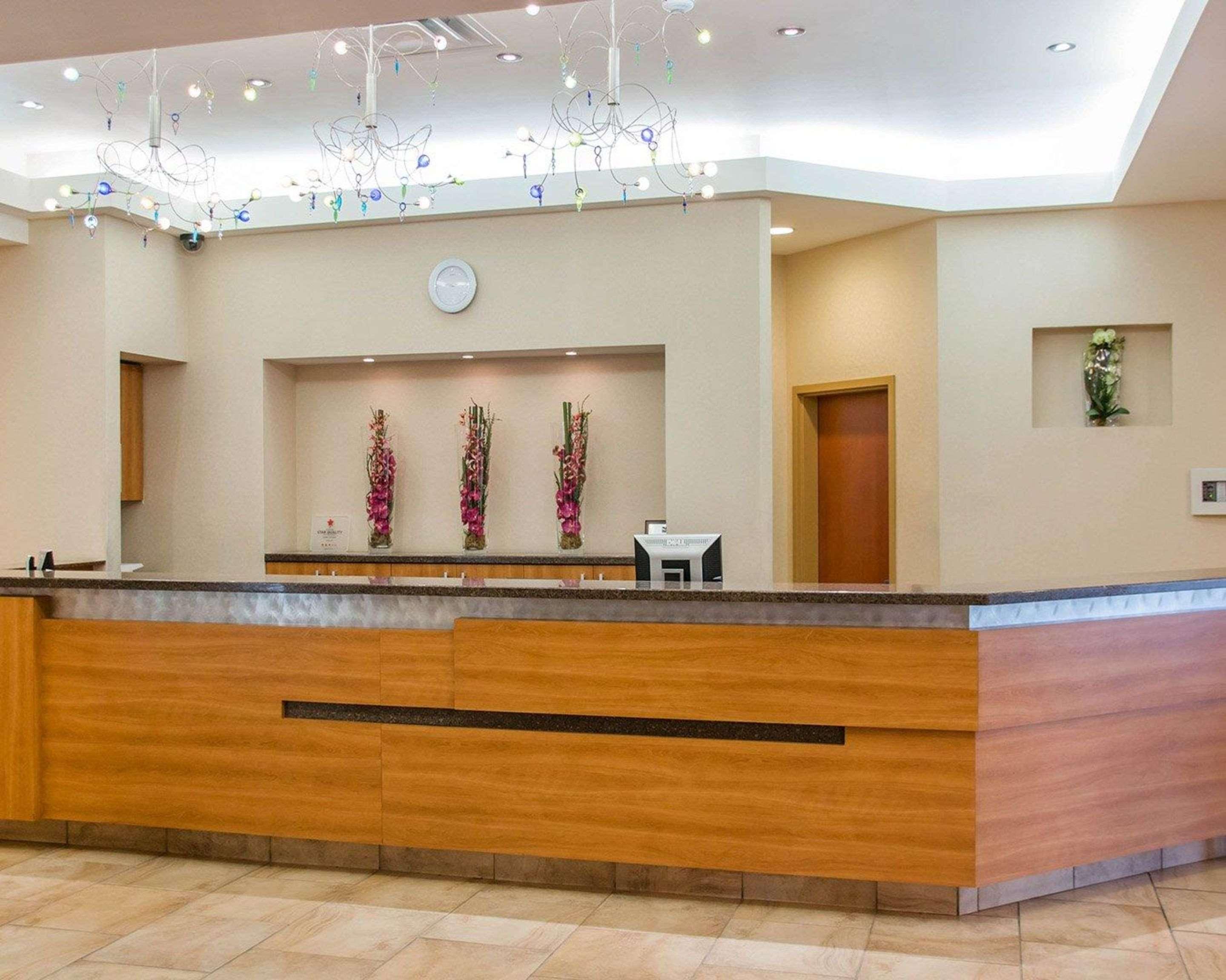 Quality Inn & Suites Виннипег Экстерьер фото