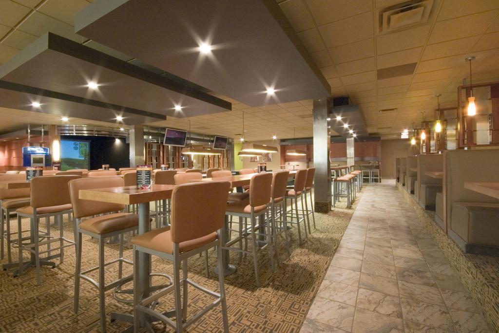 Quality Inn & Suites Виннипег Экстерьер фото