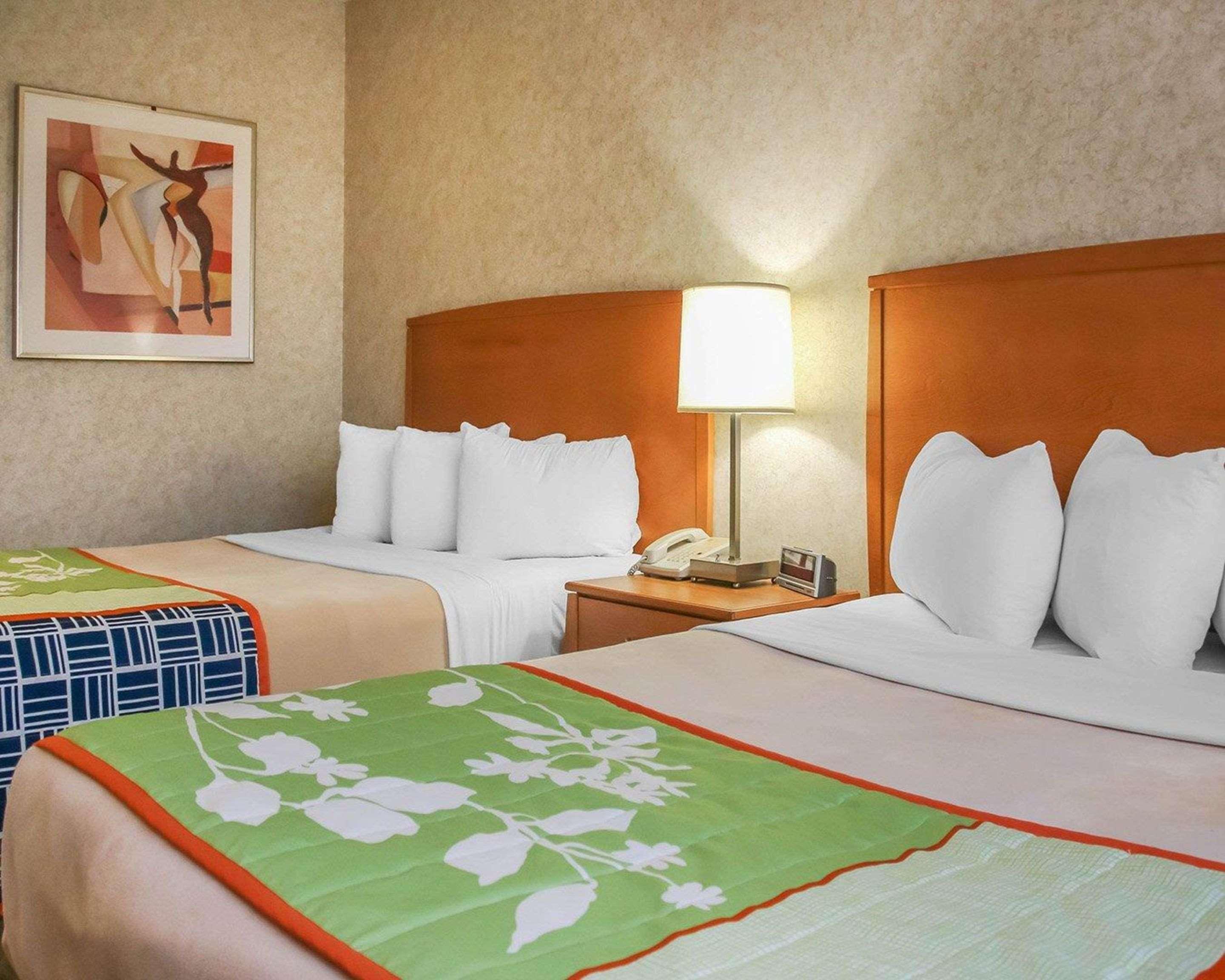 Quality Inn & Suites Виннипег Экстерьер фото