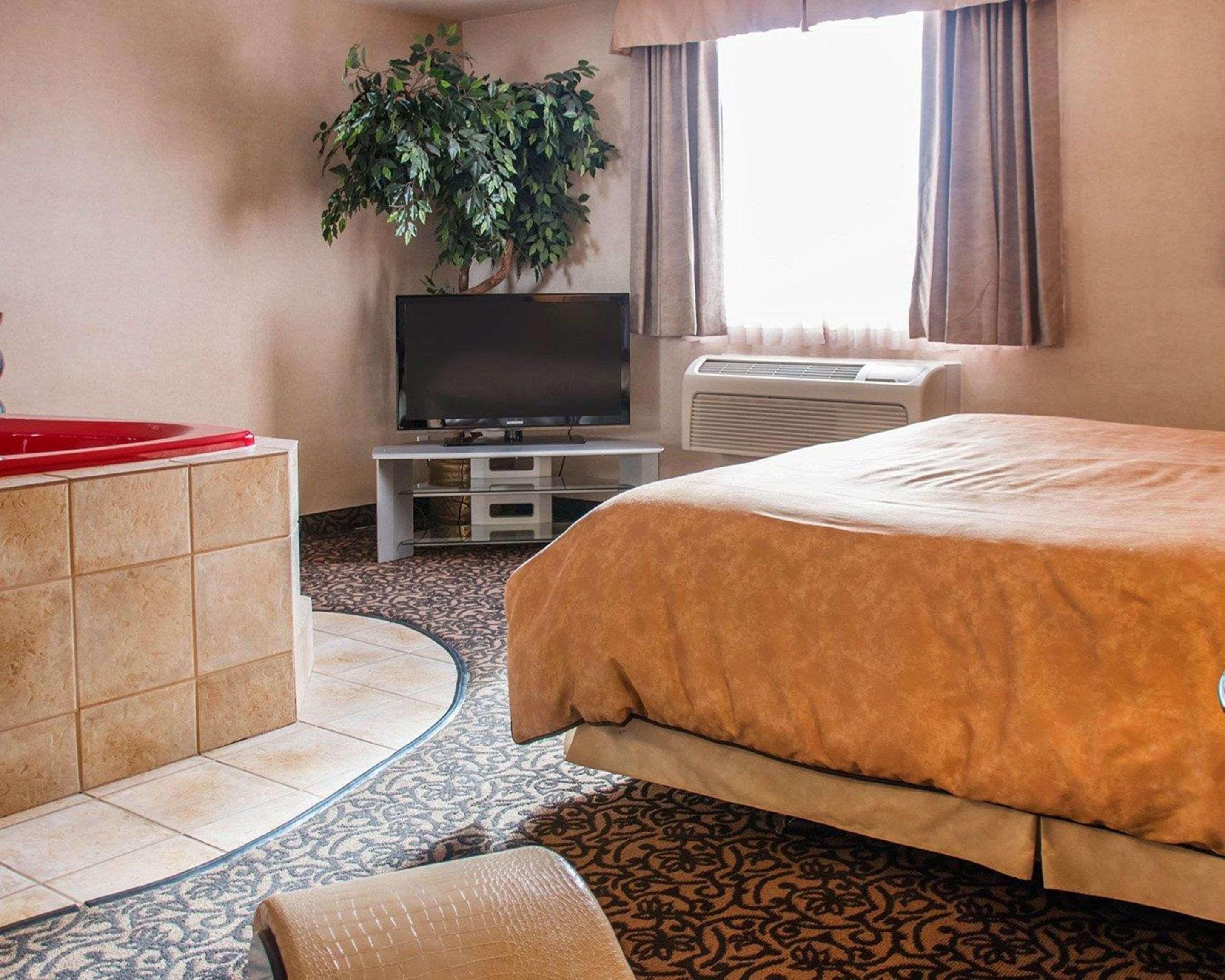 Quality Inn & Suites Виннипег Экстерьер фото