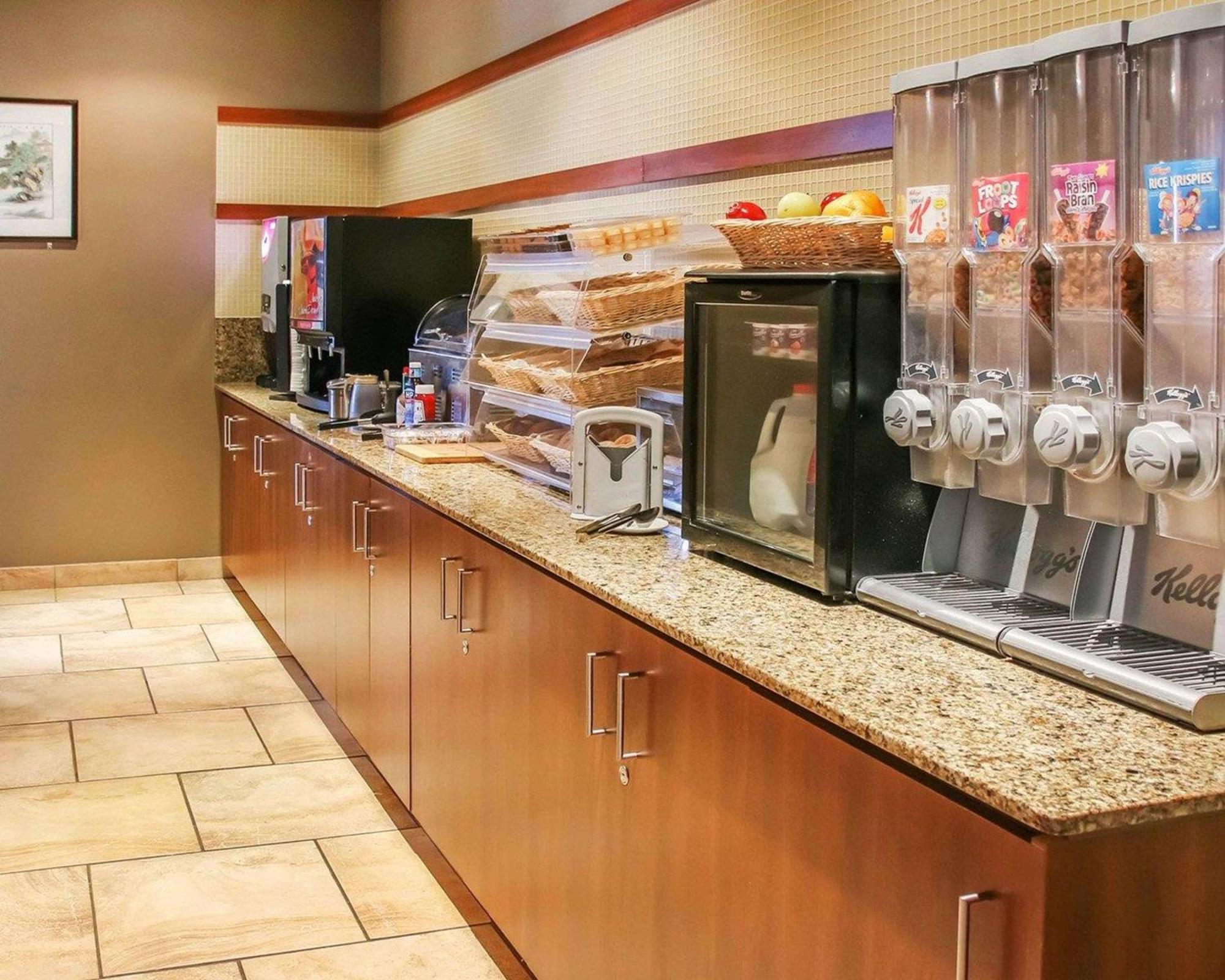 Quality Inn & Suites Виннипег Экстерьер фото