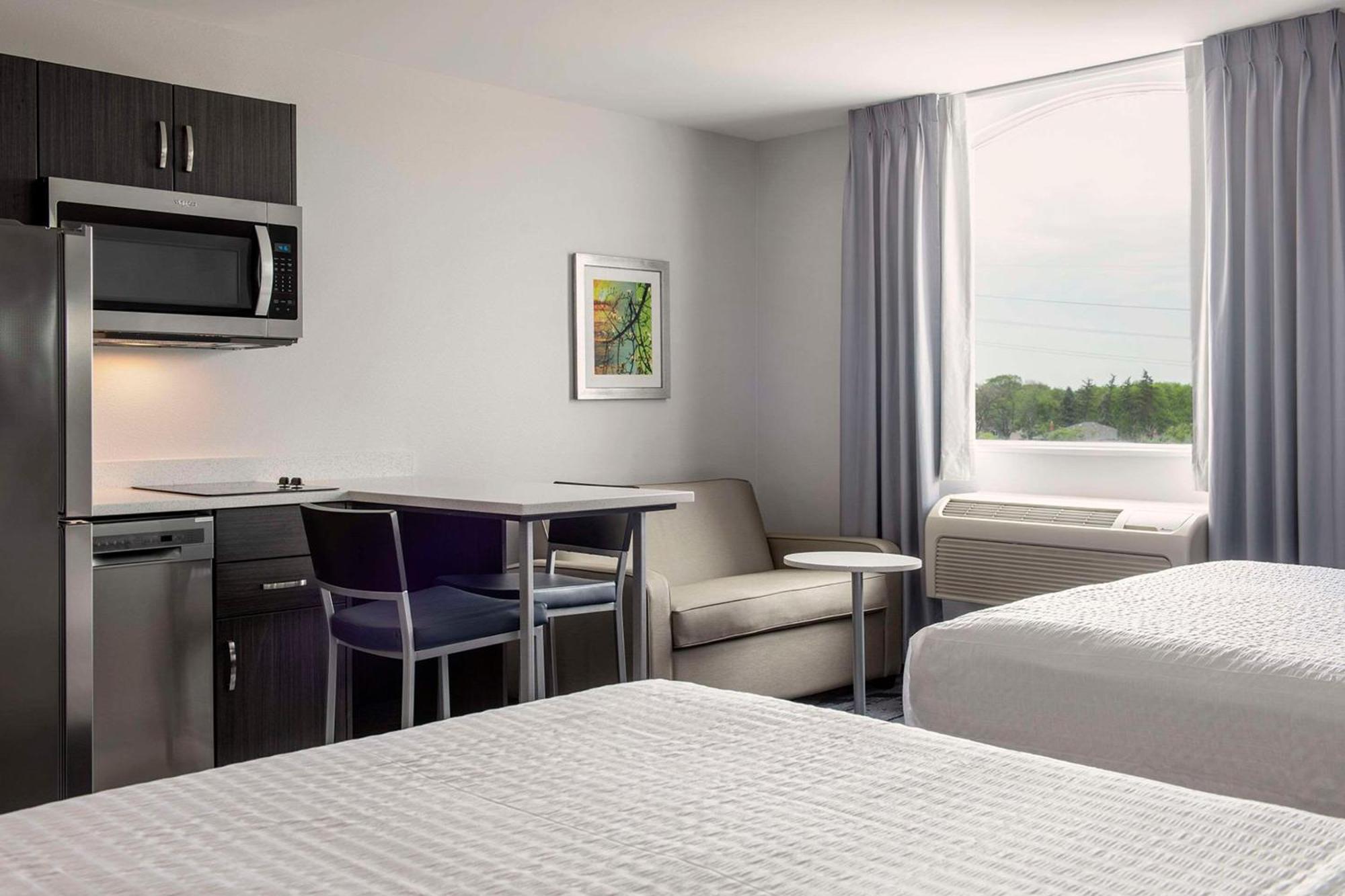 Quality Inn & Suites Виннипег Экстерьер фото