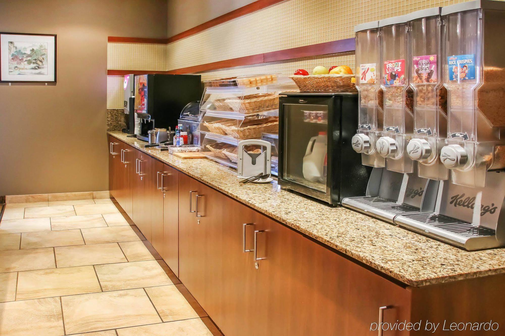 Quality Inn & Suites Виннипег Экстерьер фото